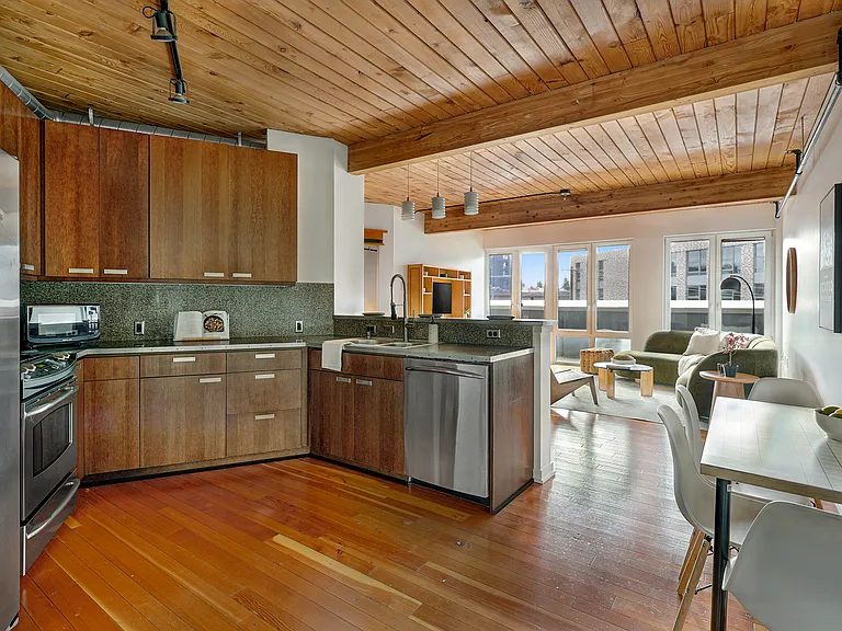 1408 12th Ave #406 — Photo 2
