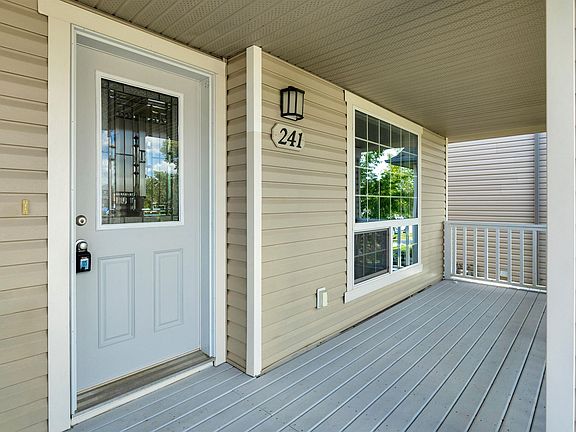 4th image of 241 Southwick Way