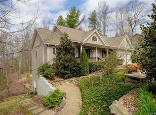 210 Tallyho Ln, Hendersonville, NC 28791