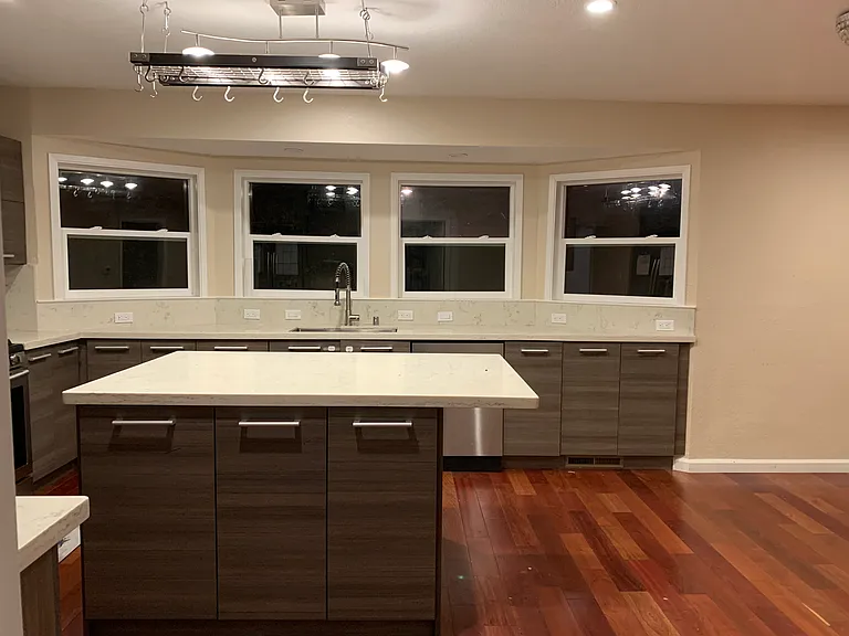 1634 Walnut St — Photo 4