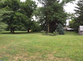 2355 Hillcrest Rd, Quakertown, PA 18951