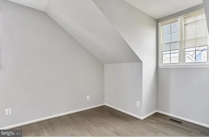 214 Hart Mews — Photo 25
