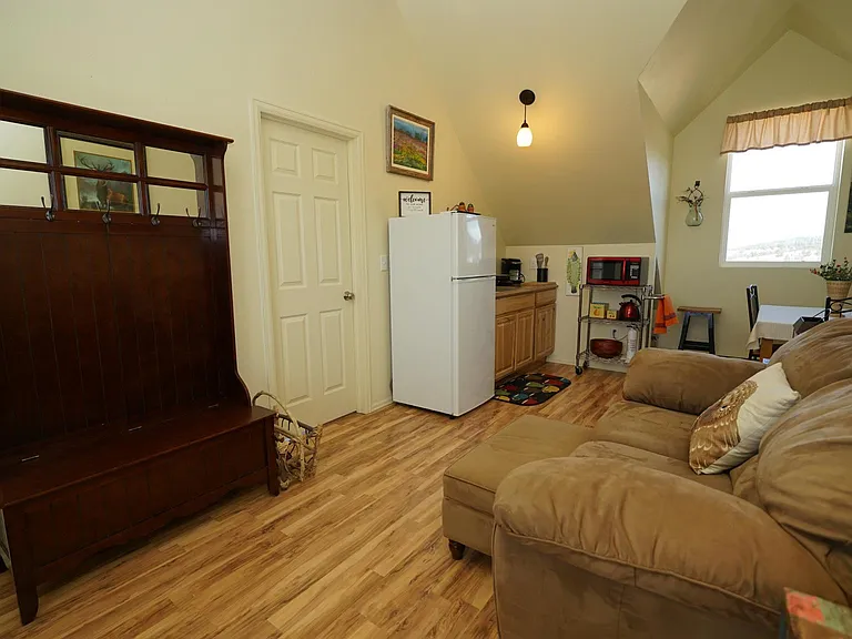 102 Way Station Ct — Photo 2