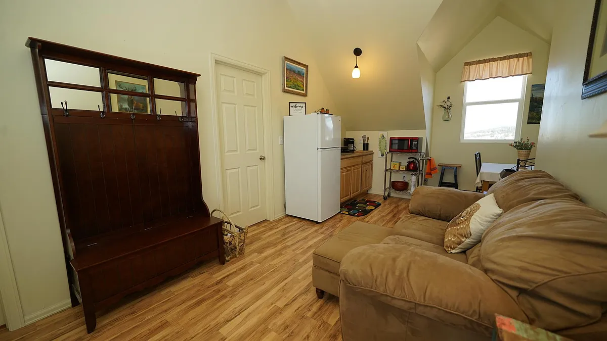 Building Photo - 102 Way Station Ct