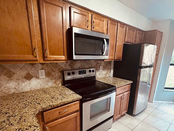 3rd image of 7771 Sugar Bend Dr
