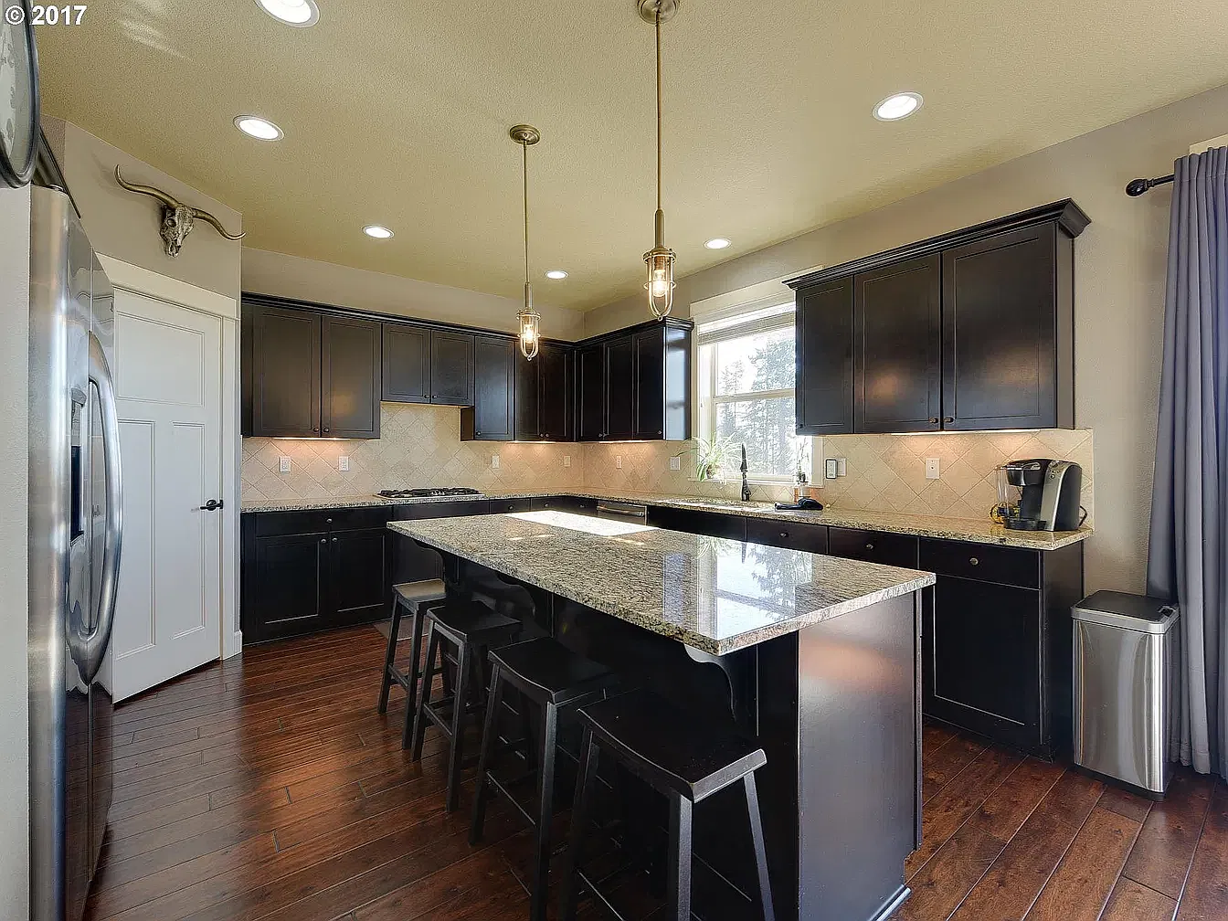 4 bed, 2950 sqft, $3,800 — Photo 4