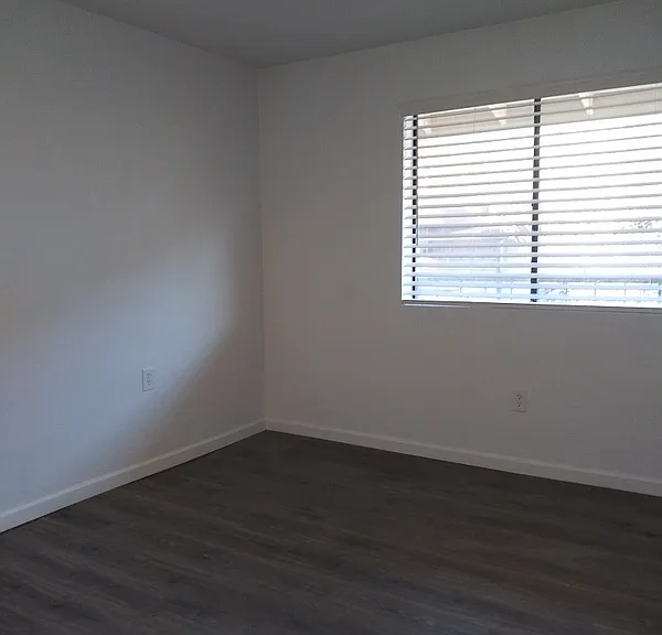 140 Bradshaw Dr #4 — Photo 10