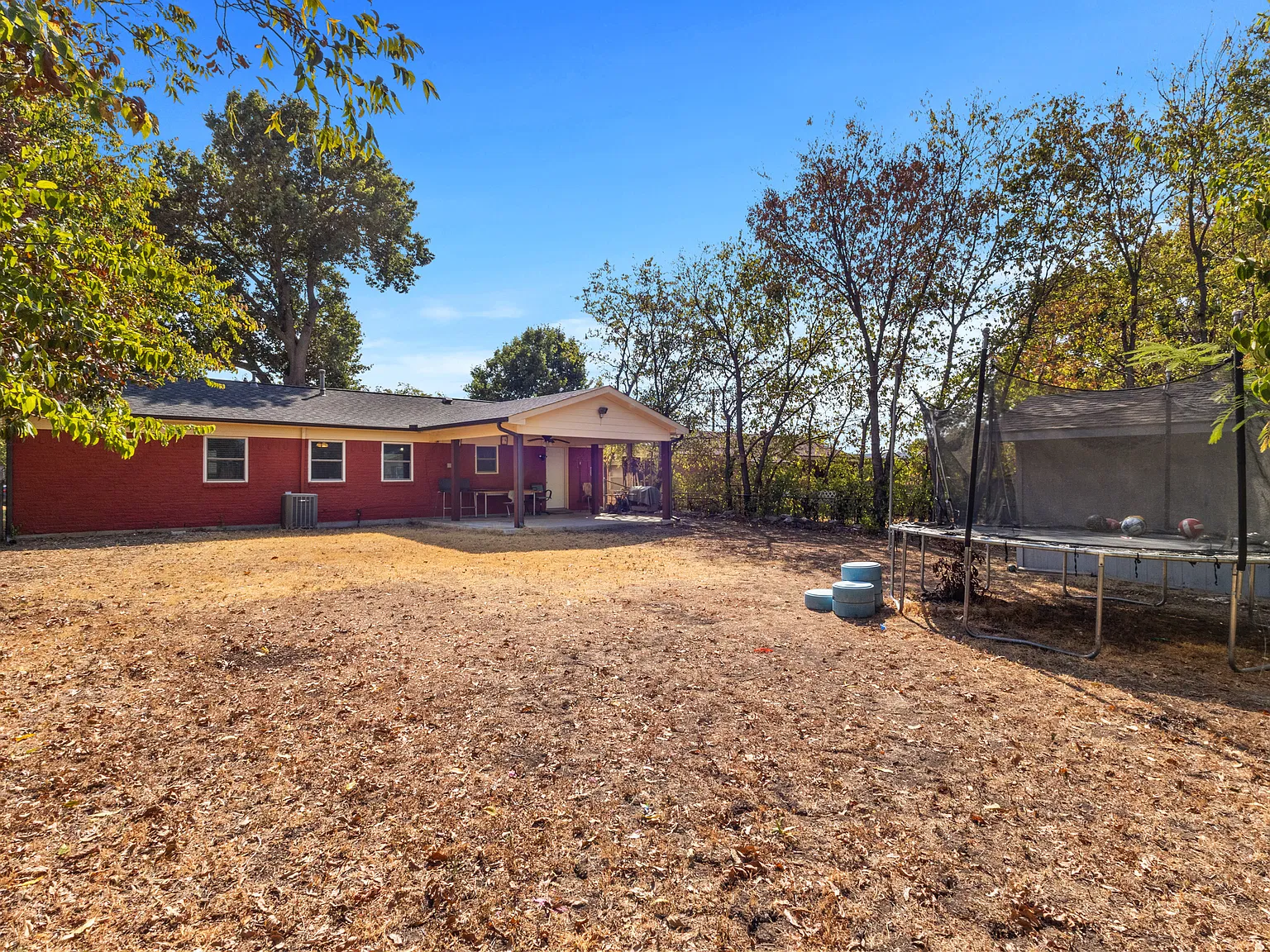 4 bed, 1414 sqft, $1,600 — Photo 4