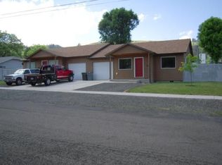 206 3rd St, La Grande, OR 97850
