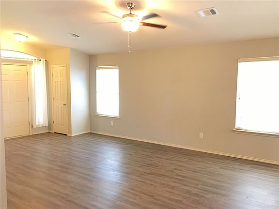 5th image of 1416 Molson Lake Dr