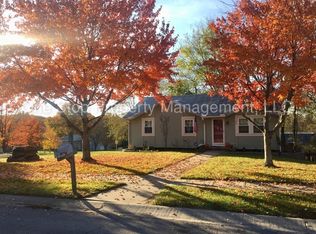 1401 NW Reiger Rd, Kansas City, MO 64118