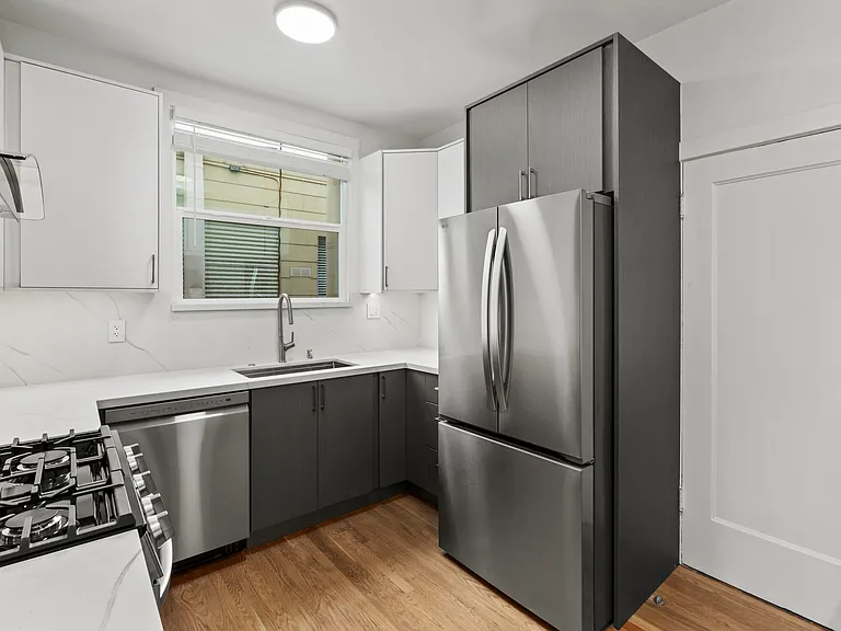 3300 Laguna St #5 — Photo 1