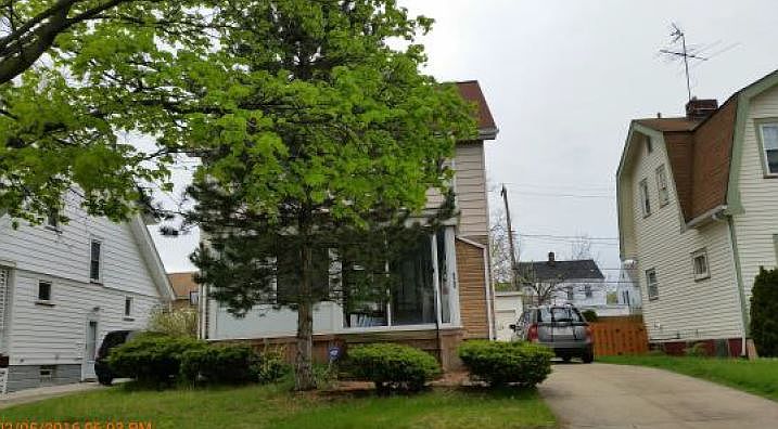 2nd image of 3560 W 129th St