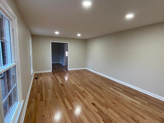 5th image of 209 Eastover Dr