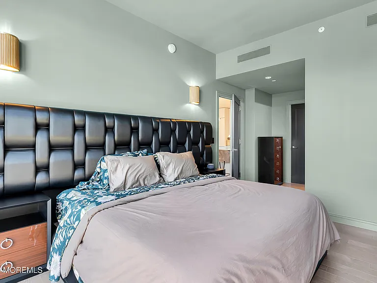 15 Morris Ave #611 — Photo 14