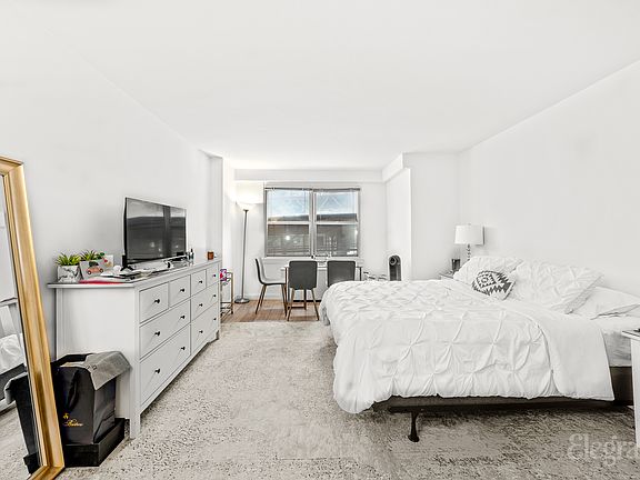 3rd image of 155 E 34th St APT 2P