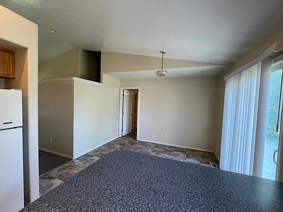 4th image of 2021 W Young Ave