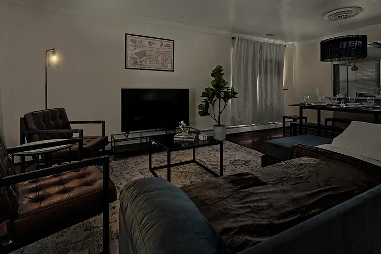 3 bed, $4,500 — Photo 2