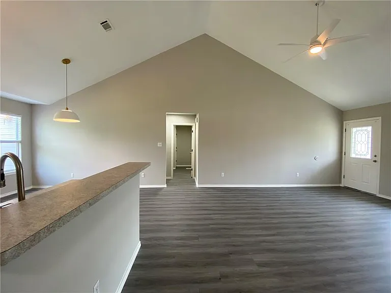 504 Debra Dr — Photo 8
