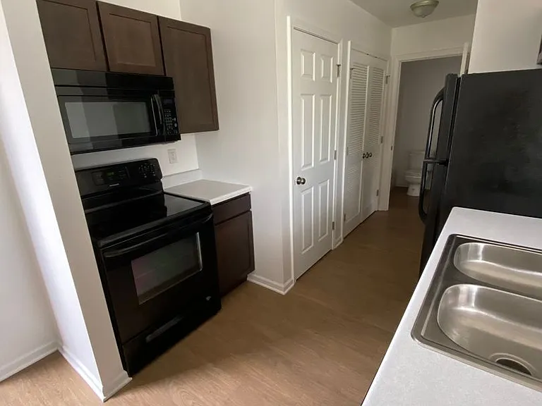 404 Jefferson St — Photo 1