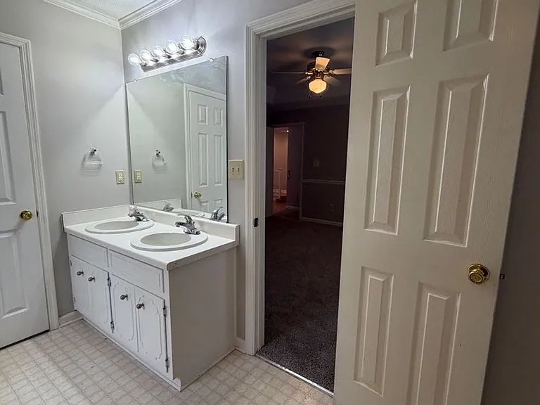 199 Amelia Dr W — Photo 25