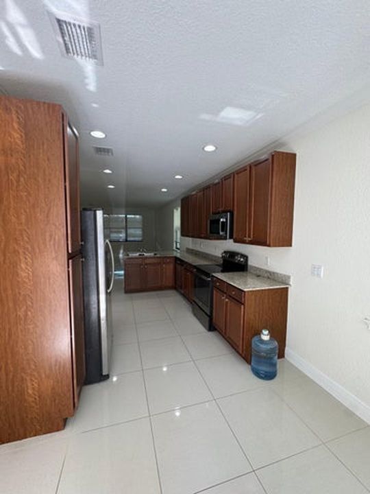 2723 NE 14th St Unit 108, photo 4