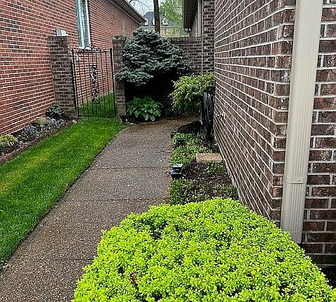 2nd image of 4246 Edgewood Ct
