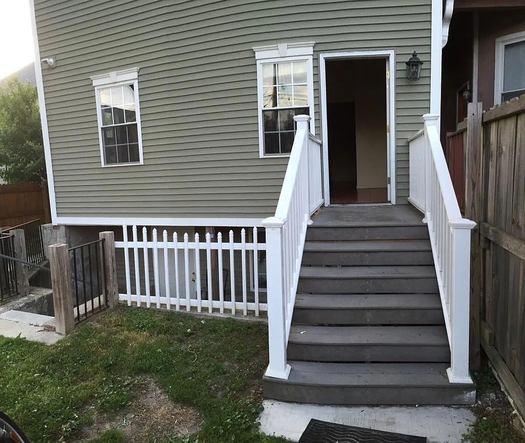 3 bed, 1000 sqft, $2,200 — Photo 4