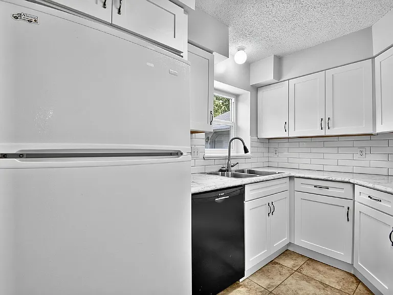 73B Buttonworth Dr — Photo 13