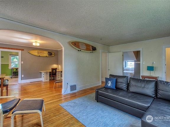 4th image of 808 S Cushman Ave #A