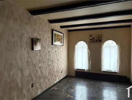 3 bed, $1,400 — Photo 2