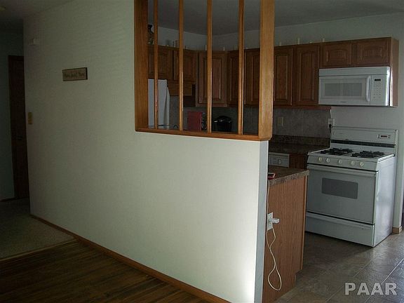 5th image of 5919 N Western Ave