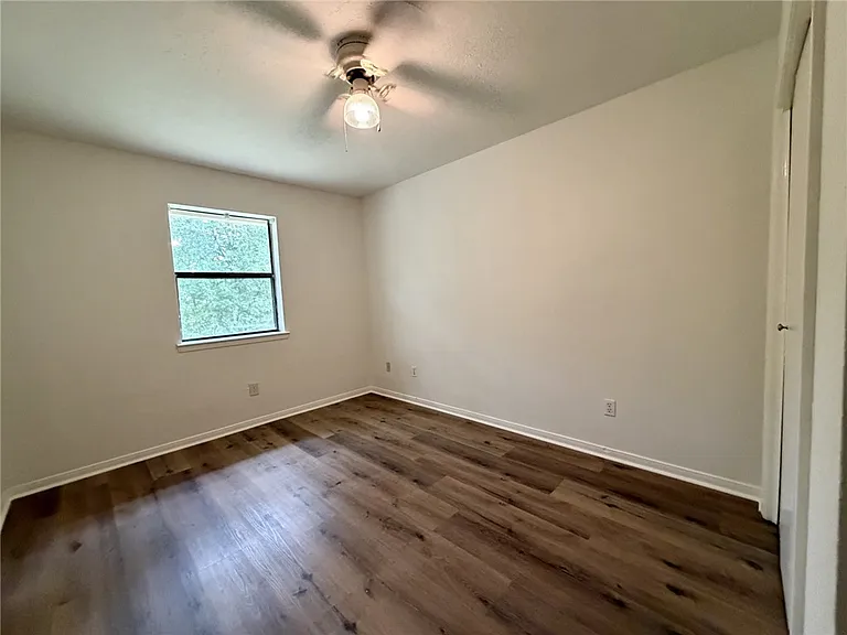 704 Cross Timbers Dr — Photo 8