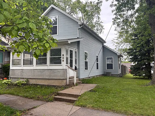 909 N 12th St Photo 1