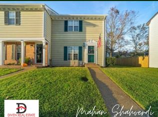 910 Seabreeze Ct, Chesapeake, VA 23320