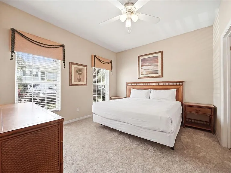 2402 Caravelle Cir — Photo 13