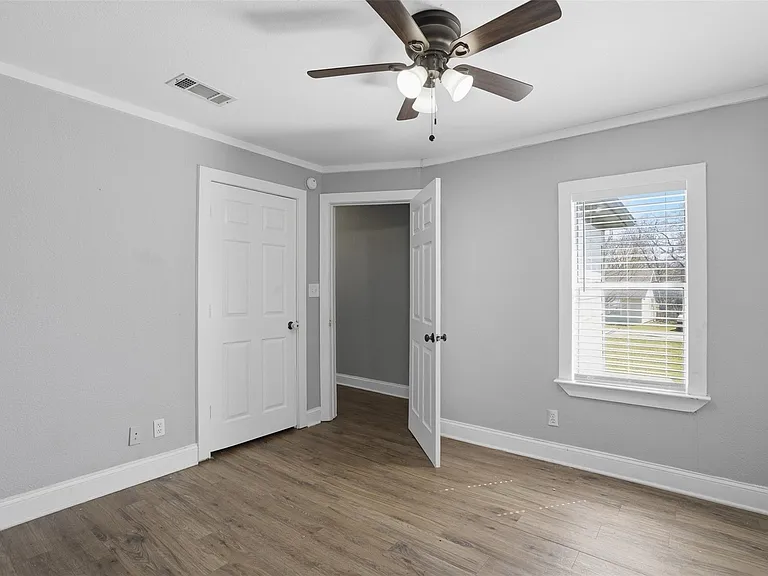 308 W Lamm St — Photo 16