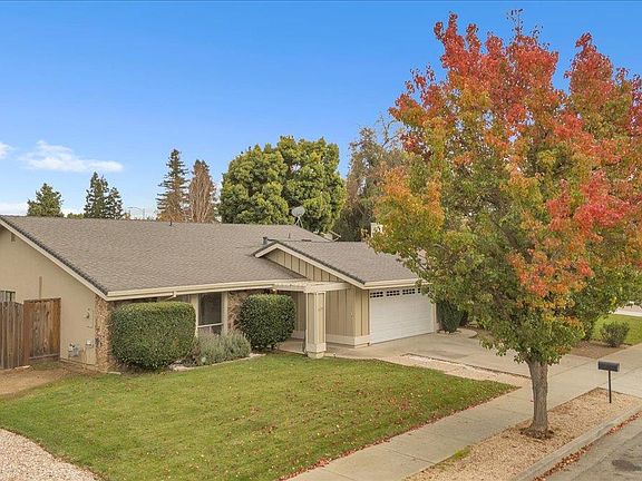 2nd image of 7526 Laurel Dr