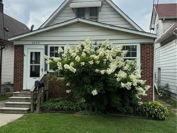 2235 Caledonia St, Toledo, OH 43605