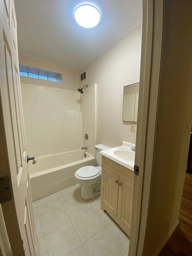 6827 Michigan Ave 8 — Photo 4