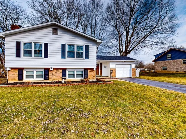 5647 Candlelight Ln, Dayton, OH 45431