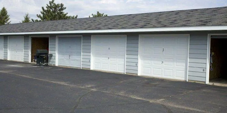 2 bed, 550 sqft, $900 — Photo 3