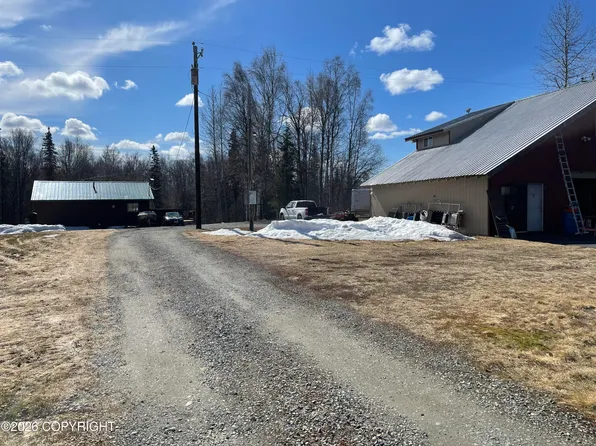 14684 E Barge Dr, Talkeetna, AK 99676