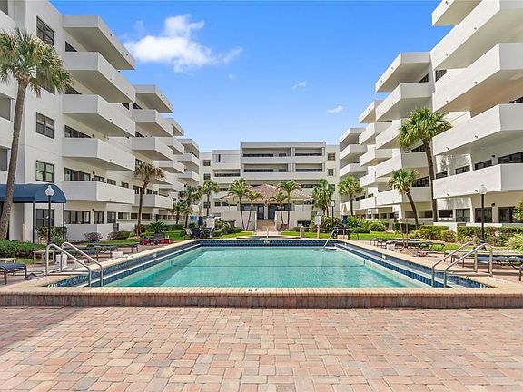 3rd image of 330 SE 20 Avenue #307