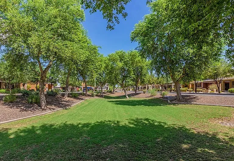 4 bed, 2.5 bath, 2147 sqft, $2,795 — Photo 4