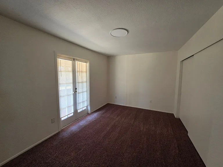 27121 Meridian St — Photo 12
