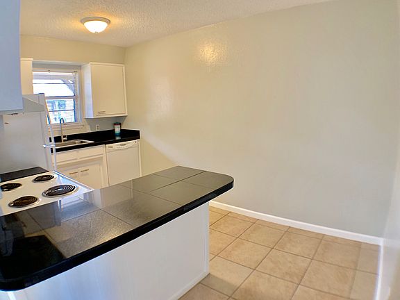 5th image of 2320 E 21st St Unit 703