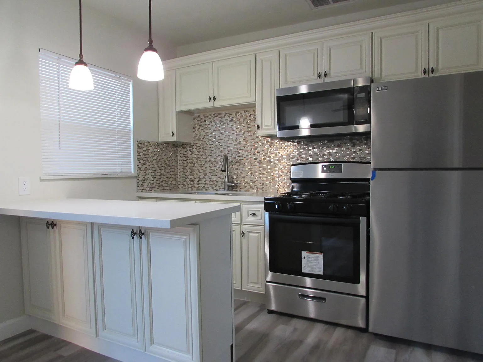 3411 Lexington Ave — Photo 1