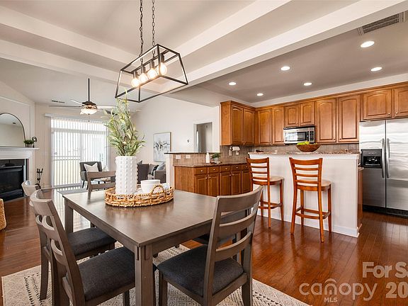 4th image of 11021 Lucky Horseshoe Ln