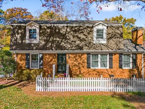 1701 Pebble Dr, Greensboro, NC 27410